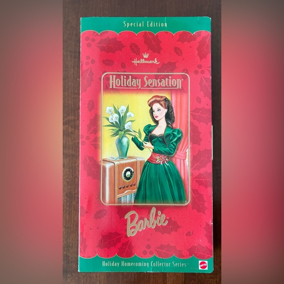 Gold Crown Hallmark Holiday Sensation Barbie 1998 Holiday Homecoming - Picture 6 of 11